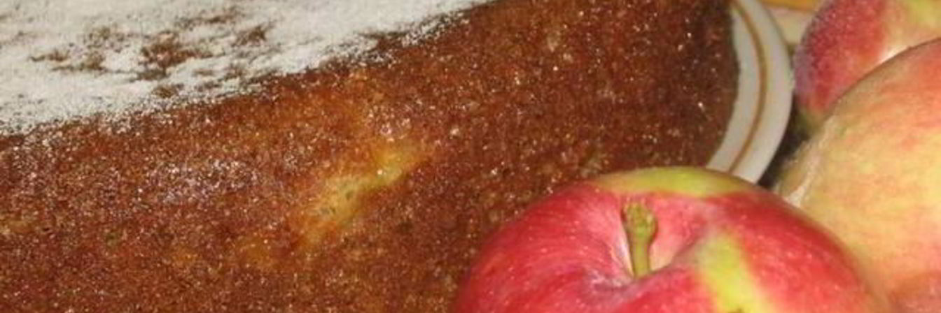 Манник с яблоками в мультиварке