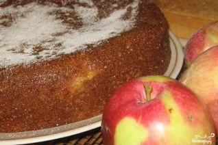 Манник с яблоками в мультиварке