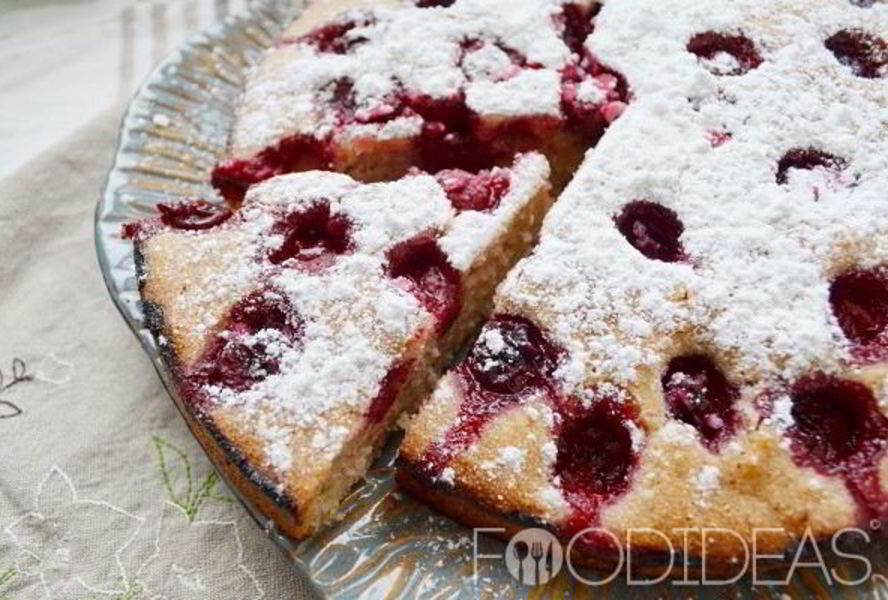 Постный манник с вишней