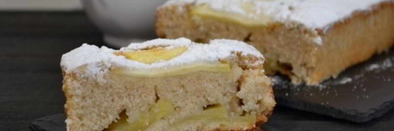 Постный манник с яблоками