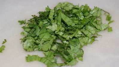 кукурузные оладьи с острой сальсой