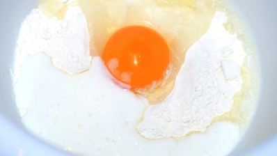 кукурузные оладьи с острой сальсой