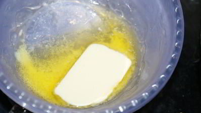 кукурузные оладьи с острой сальсой