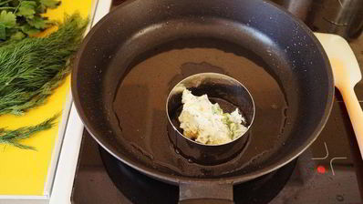 оладьи с кукурузой и горошком