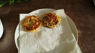 оладьи с кукурузой и горошком