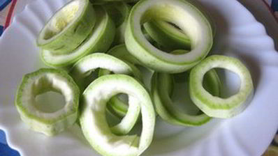 оладьи в кабачковых кольцах