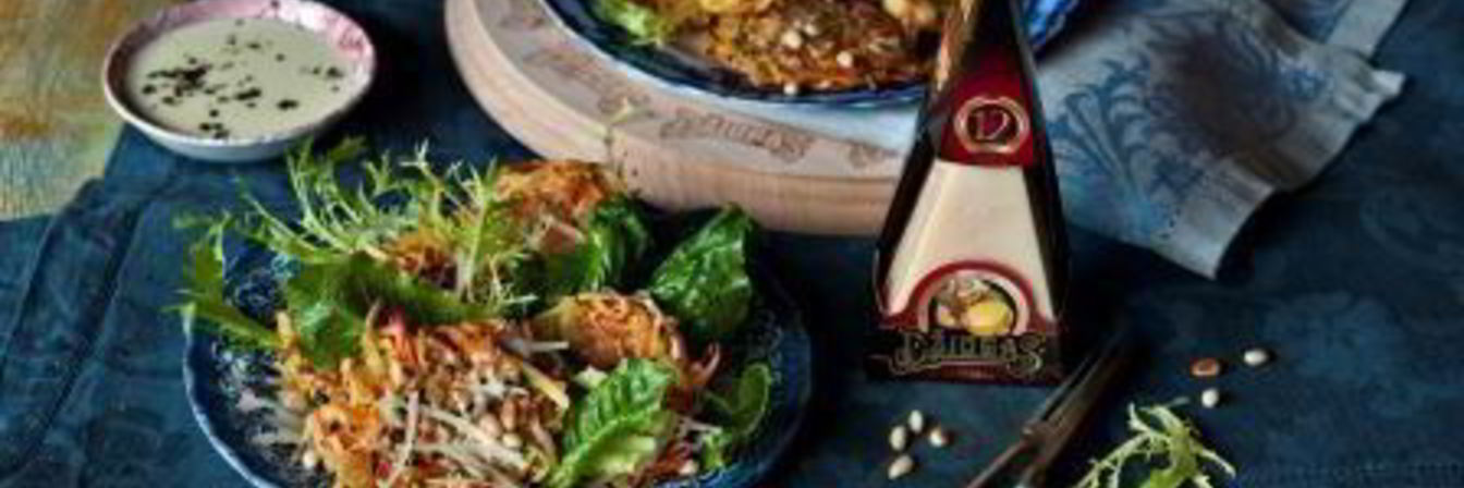 Овощные оладьи с сыром и сливочным соусом