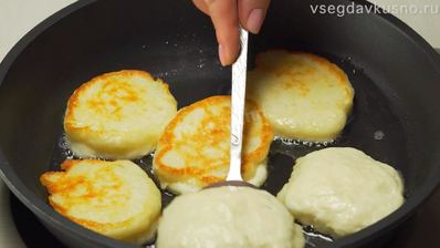 сладкие оладьи на молоке и сухих дрожжах