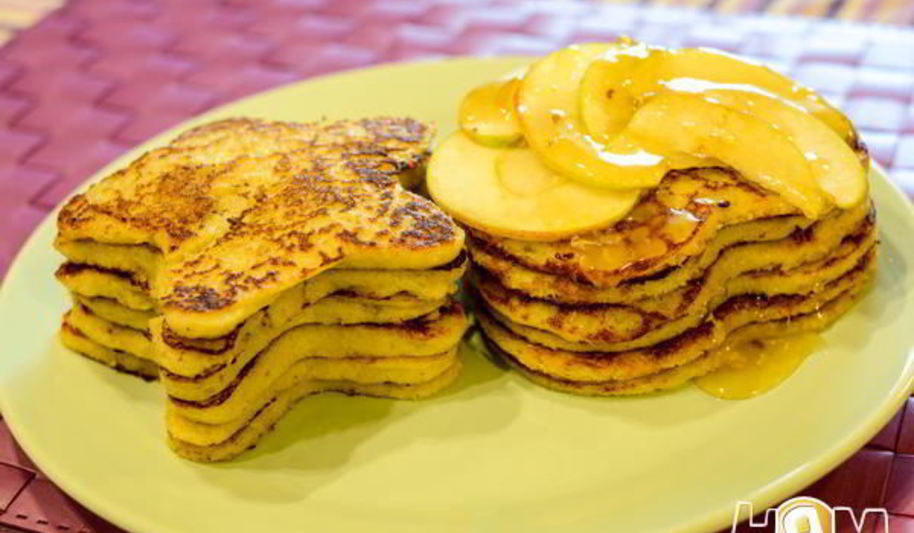 Рецепт яблочных оладий с кабачком