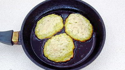 заварные картофельные оладьи