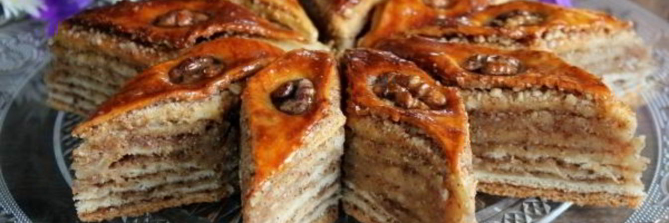 Пахлава с грецкими орехами и медом