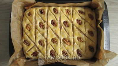 пахлава с грецкими орехами и медом