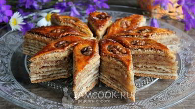 пахлава с грецкими орехами и медом