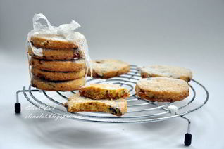 Печенье без яиц с шоколадом, ирисками и апельсиновой цедрой