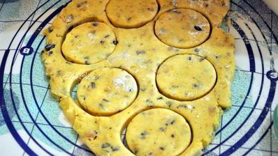 печенье без яиц с шоколадом, ирисками и апельсиновой цедрой