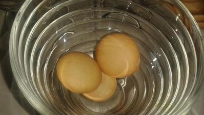 ванильный пудинг с бананом и печеньем