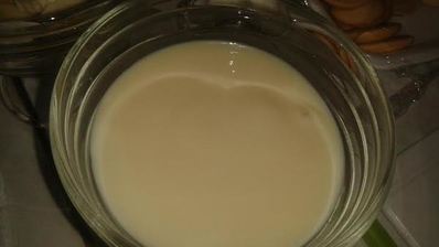 ванильный пудинг с бананом и печеньем