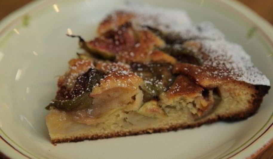 Рецепт легкого пирога с бананами и инжиром