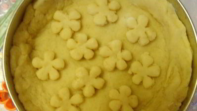 пирог c яблоками и красной смородиной