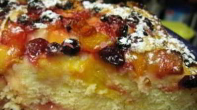 пирог на ряженке с ягодами