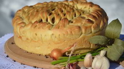 пирог с капустой и сайрой