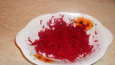 пирог со свеклой, черносливом и какао