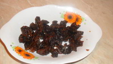 пирог со свеклой, черносливом и какао