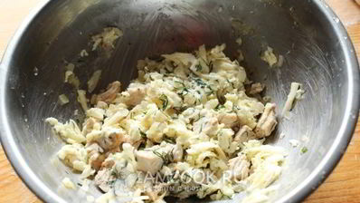 быстрые пирожки с курицей и брынзой