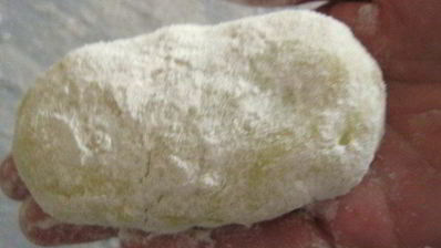 картофельные пирожки с грибным соусом