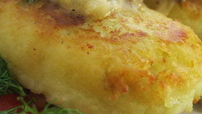 картофельные пирожки с грибным соусом