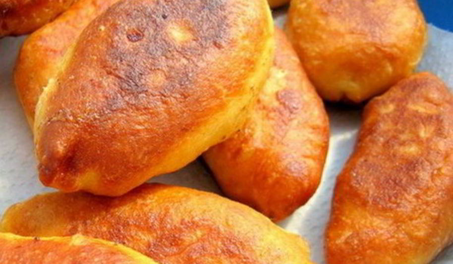 Рецепт ленивых пирожков с сыром и сосисками