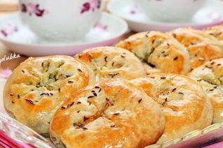 Пирожки-булочки на кефире с оливками и зеленью