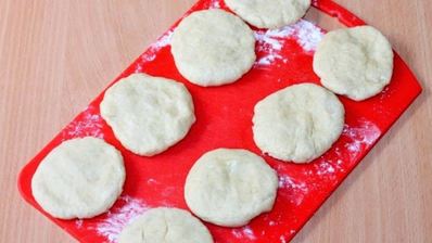 пирожки-булочки на кефире с оливками и зеленью