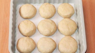 пирожки-булочки на кефире с оливками и зеленью