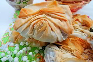 Пирожки плиссе с курицей и шпинатом из теста фило