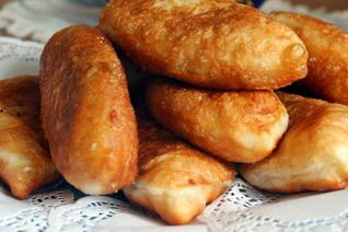 Пирожки с гречкой, беконом и яйцом