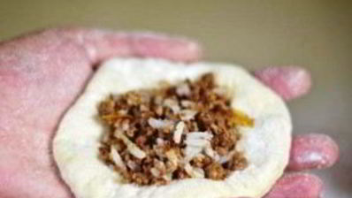 пирожки с мясом и рисом