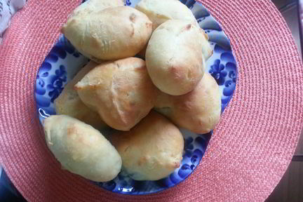 Пирожки с рисом и изюмом