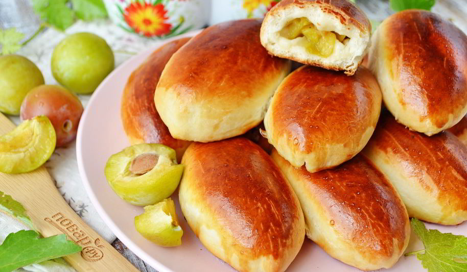 Рецепт пирожков со сливами духовые