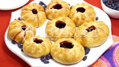 пирожки в духовке с жимолостью