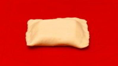 слоеные пирожки с сыром и ветчиной