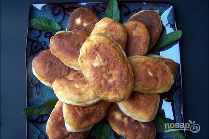 Жареные пирожки с капустой