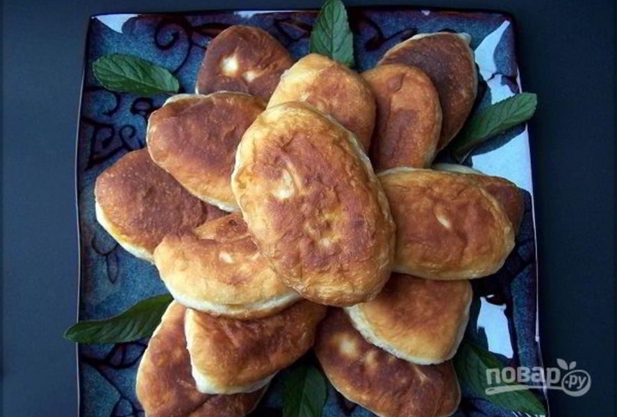 Жареные пирожки с капустой