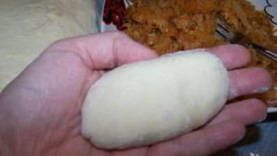 жареные пирожки с капустой