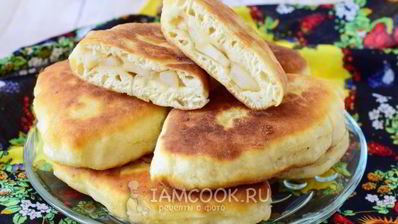 жареные пирожки с яблоками