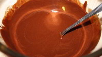 брауни с глазурью и орехами