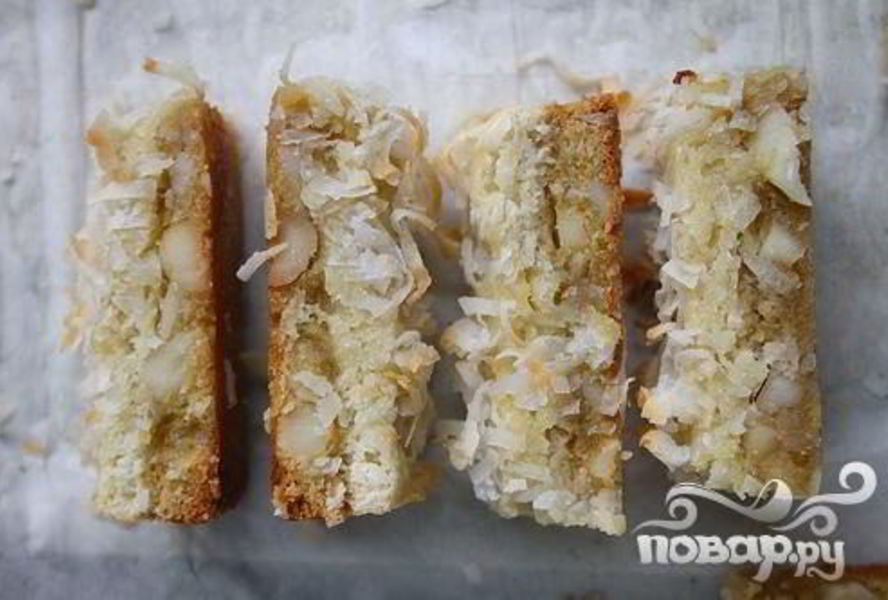 Кокосовые пирожные с орехами