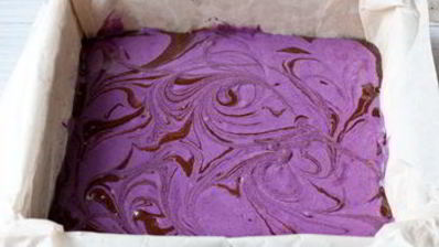 мраморные брауни с сырно-черничной прослойкой