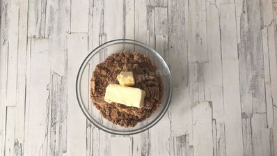 песочные корзиночки с фруктами пирожные