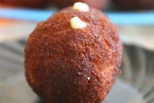 Пирожное Картошка из домашнего бисквита